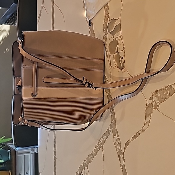 CALVIN KLEIN PURSE - Picture 2 of 6